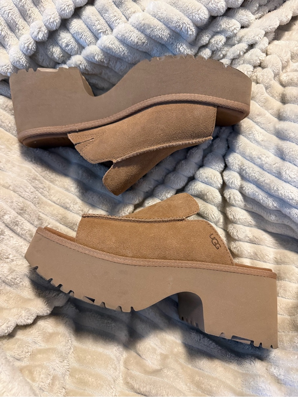 UGG New Heights Slide